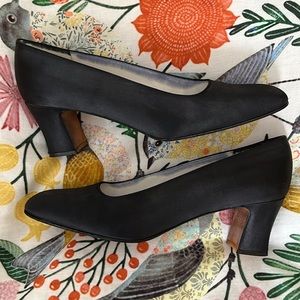 🖤 Vintage Stuart Weitzman Silk Pumps